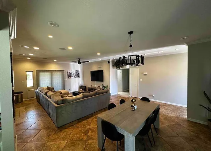 Luxury Retreat *